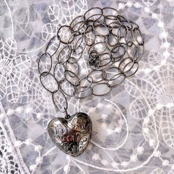 Floral Embossed Puffy Heart Long Lagenlook Y Necklace - Picture 3 of 9